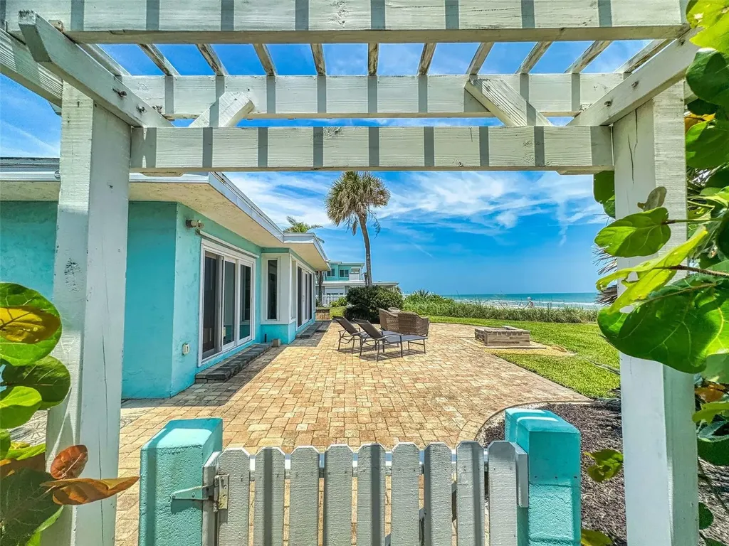 1011 Hill Street New Smyrna Beach FL 32169