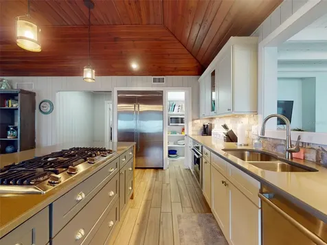 1011 Hill Street New Smyrna Beach FL 32169