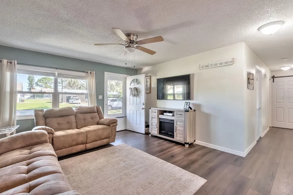 2924 Travelers Palm Drive Edgewater FL 32141