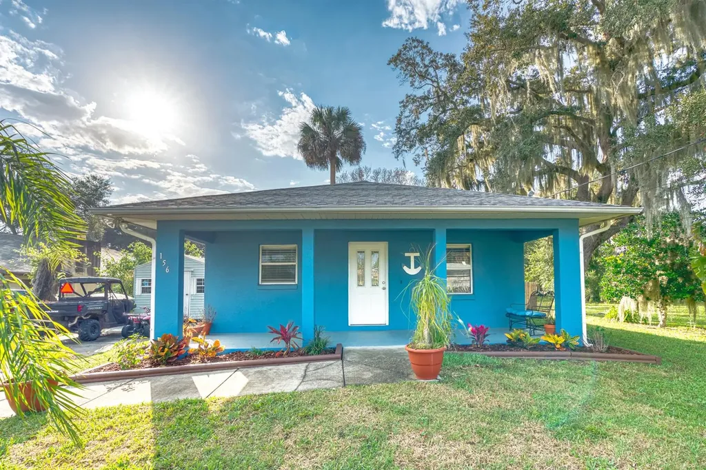 156 N Gaines Street Oak Hill FL 32759