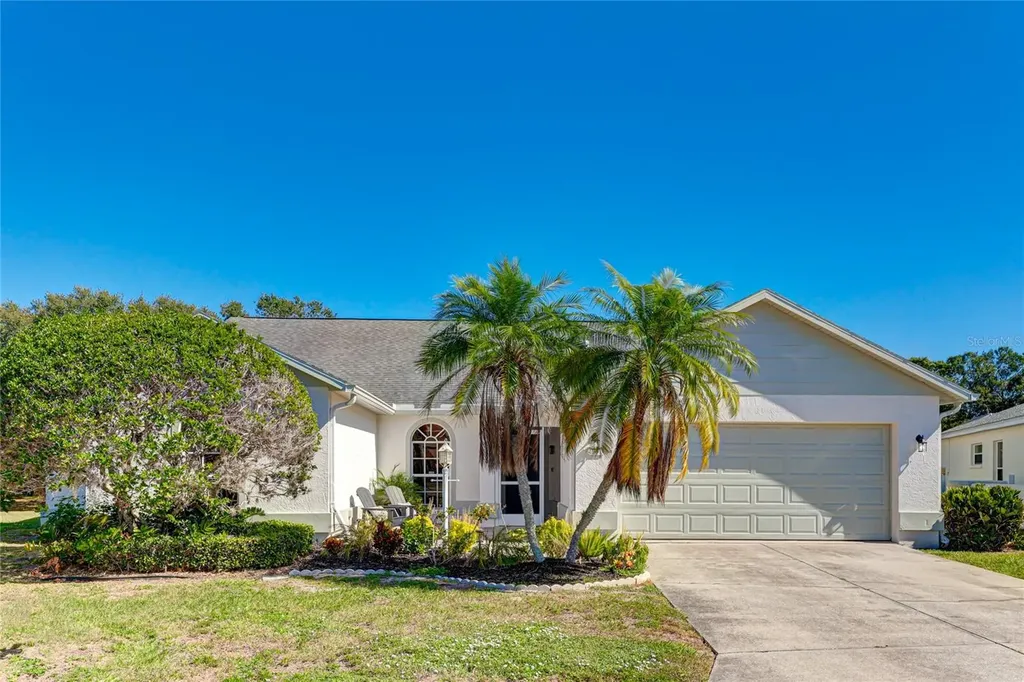 4831 Hamlets Grove Drive Sarasota FL 34235