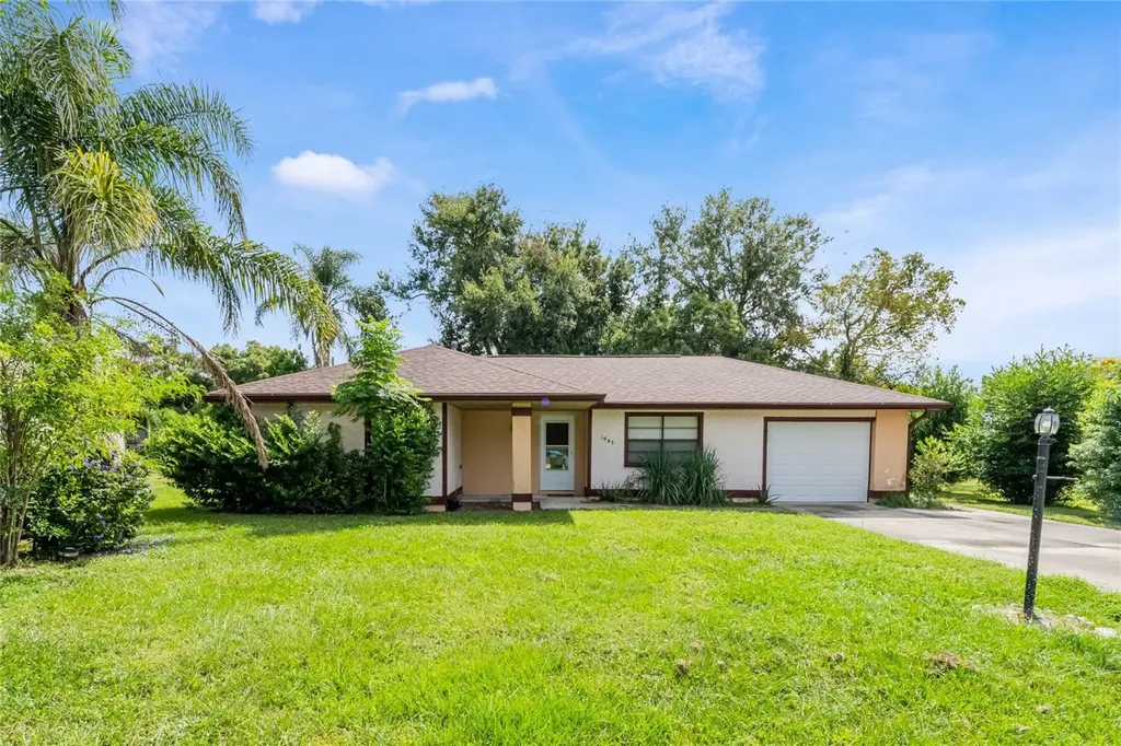 1095 Pilgrim Avenue Deltona FL 32725