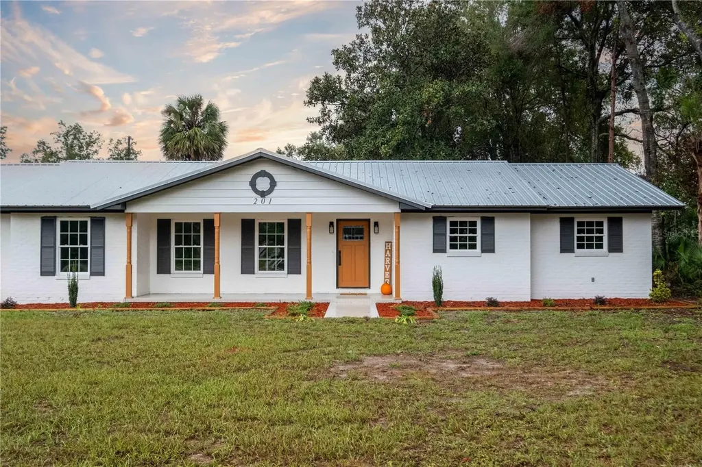 201 Plant Avenue NE Branford FL 32008