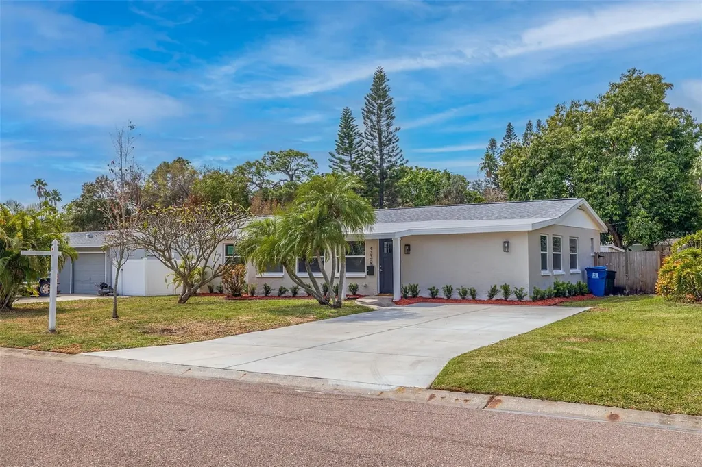 4330 Carson Street NE St Petersburg FL 33703