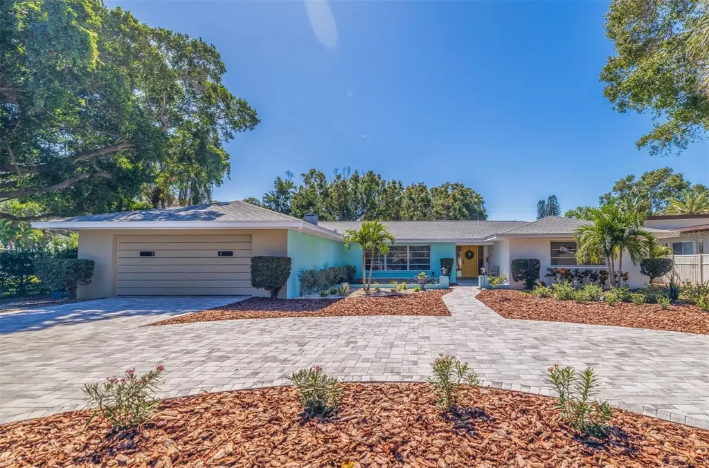 120 58th Avenue S St Petersburg FL 33705