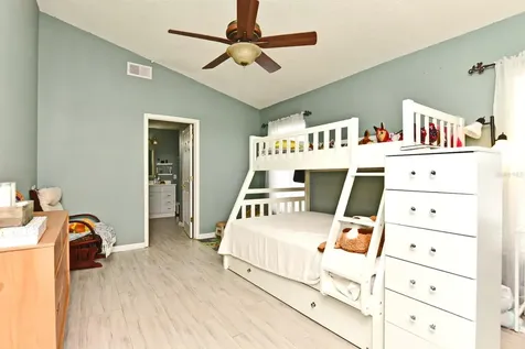 1055 Pineview Court Apopka FL 32712