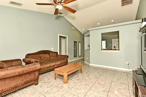 1055 Pineview Court Apopka FL 32712