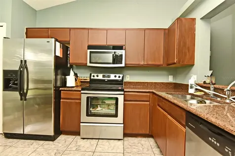 1055 Pineview Court Apopka FL 32712
