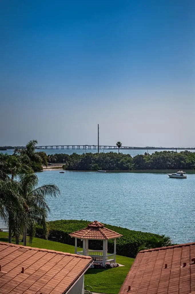 6295 Bahia Del Mar Circle St Petersburg FL 33715