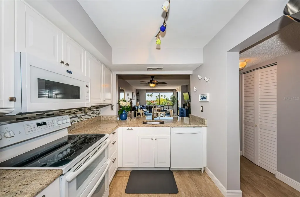 6295 Bahia Del Mar Circle St Petersburg FL 33715