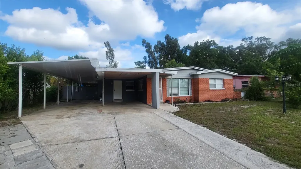 10933 N Lantana Avenue Tampa FL 33612