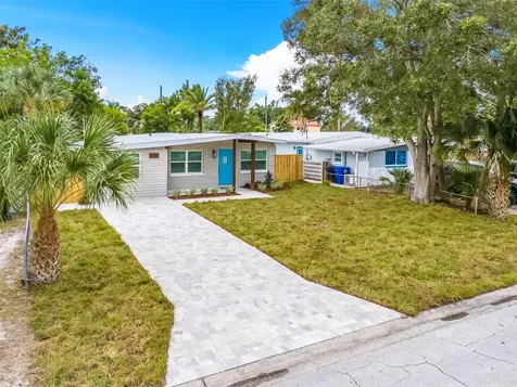 6944 40th Avenue N St Petersburg FL 33709