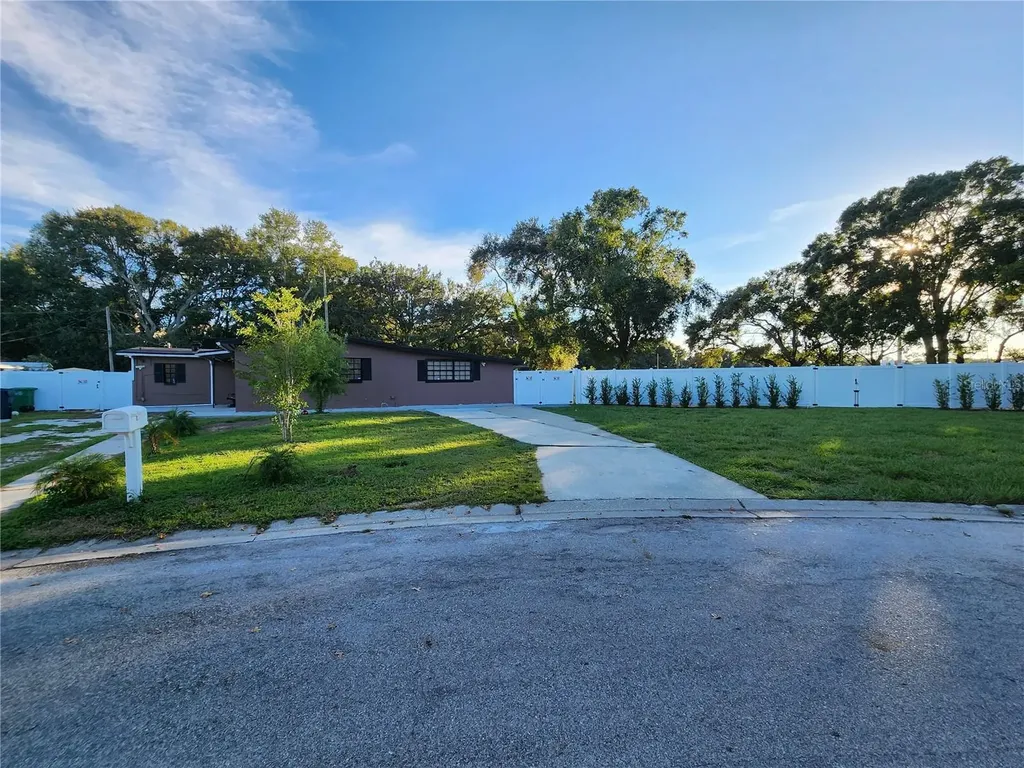 4504 N Lincoln Avenue Tampa FL 33614