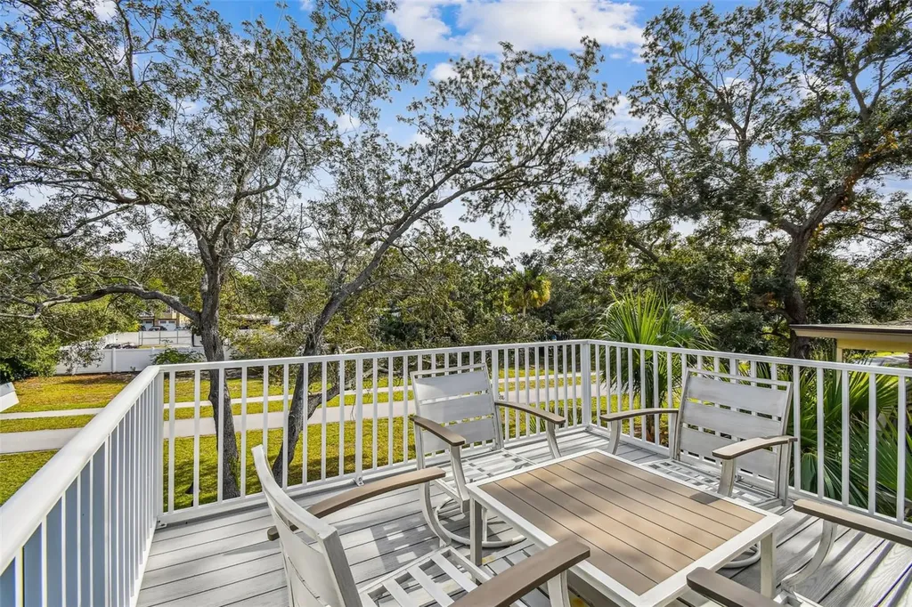 1523 Bayshore Boulevard Dunedin FL 34698