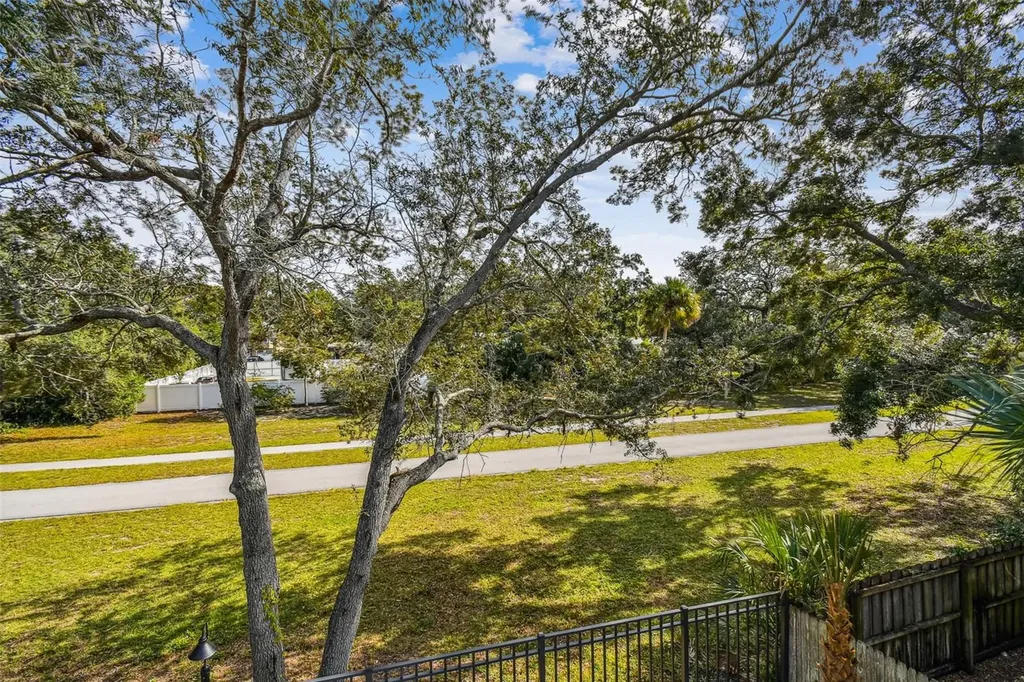 1523 Bayshore Boulevard Dunedin FL 34698