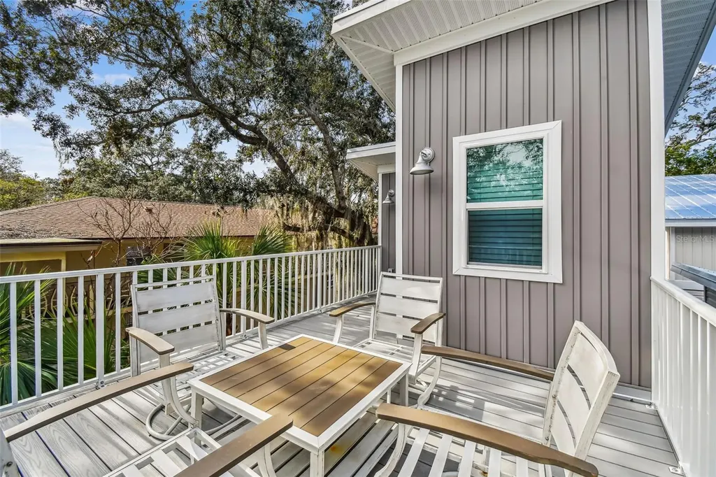 1523 Bayshore Boulevard Dunedin FL 34698