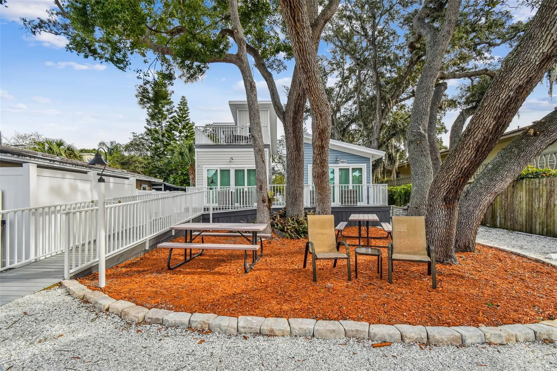 1523 Bayshore Boulevard Dunedin FL 34698