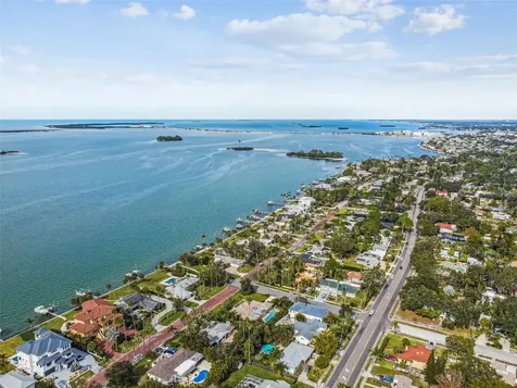 1523 Bayshore Boulevard Dunedin FL 34698