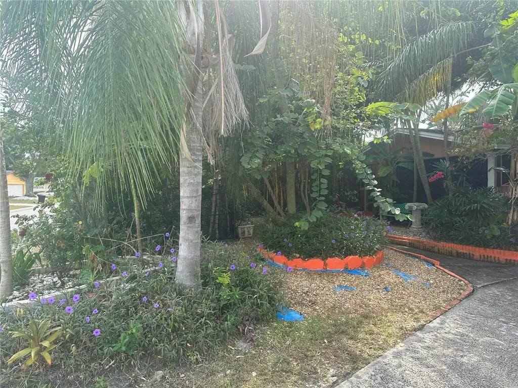 6841 16th Way S St Petersburg FL 33712