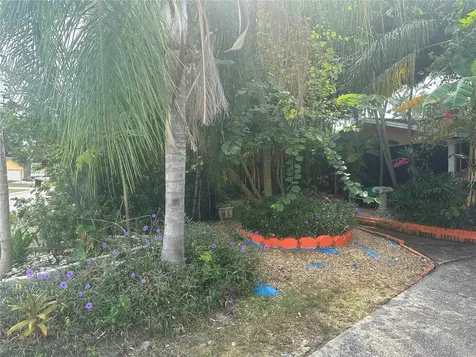 6841 16th Way S St Petersburg FL 33712