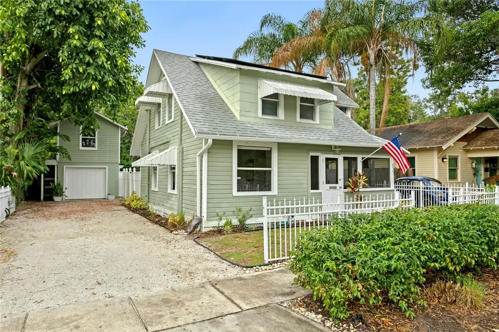 527 Kirkwood Terrace N St Petersburg FL 33701