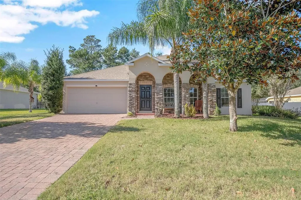 127 Los Arbor Drive Deland FL 32724