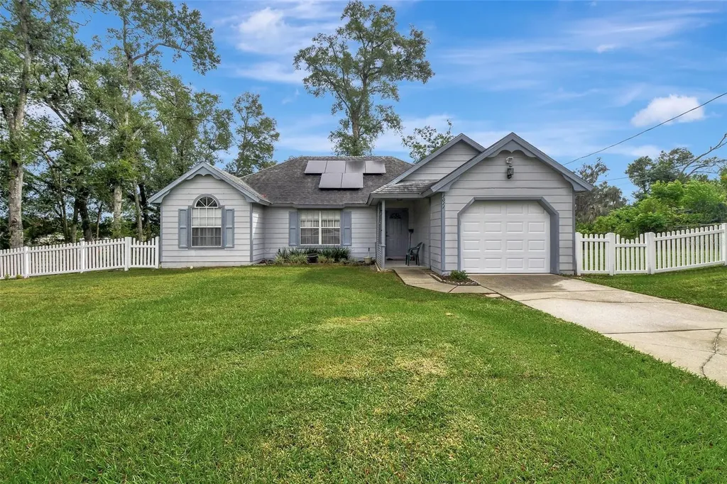 1011 Shayler Avenue Deland FL 32724