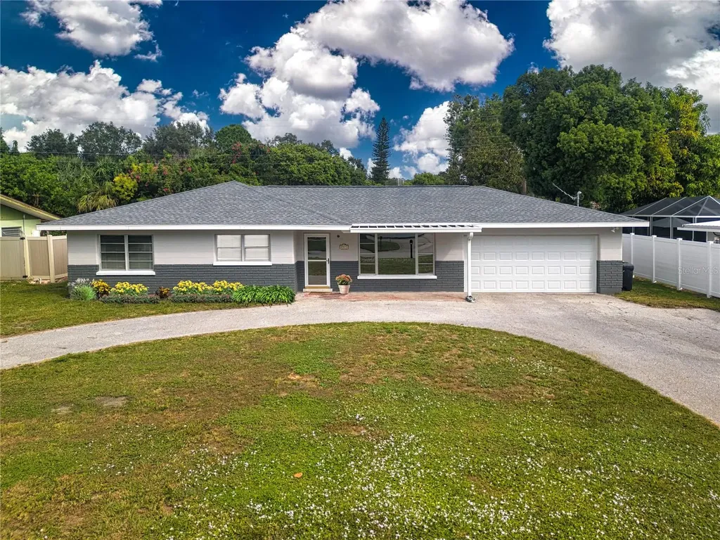 2575 Belvoir Boulevard Sarasota FL 34237