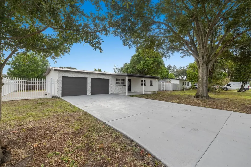 7595 17th Way N St Petersburg FL 33702