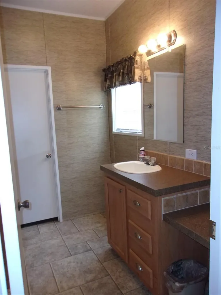 8518 NE 154th Avenue Silver Springs FL 34488
