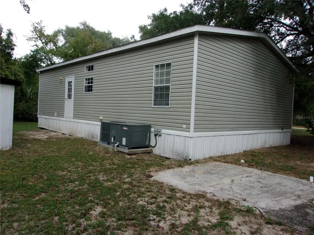 8518 NE 154th Avenue Silver Springs FL 34488