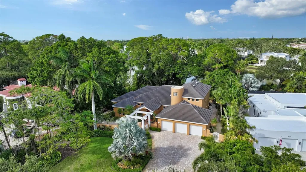 1615 S Lake Shore Drive Sarasota FL 34231