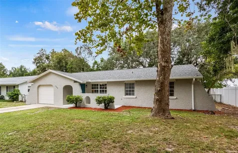 15810 Susanne Drive Tavares FL 32778