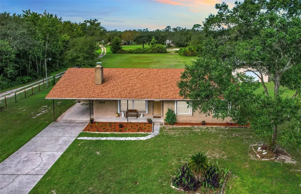 7607 White Road Lake Wales FL 33898