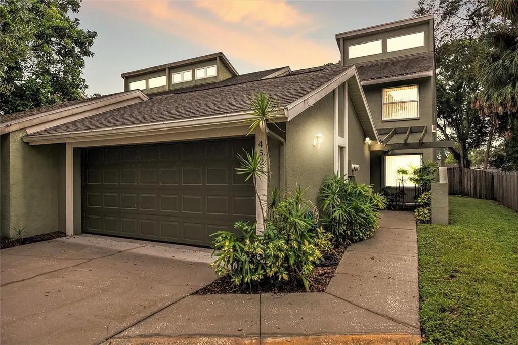 4524 W Gray Street Tampa FL 33609