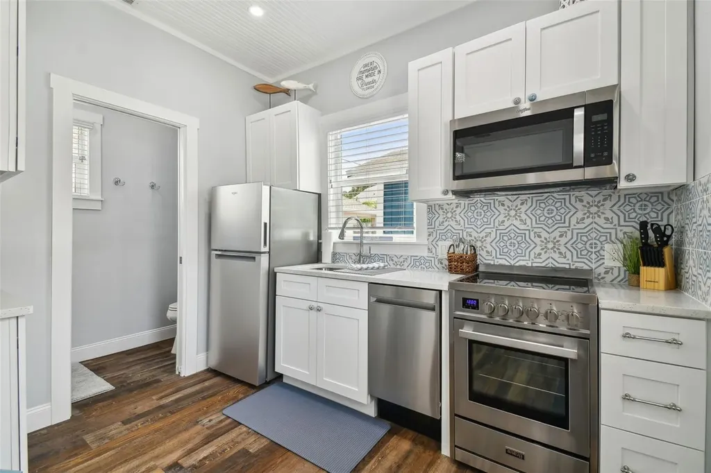 602 1/2 Skinner Boulevard Dunedin FL 34698
