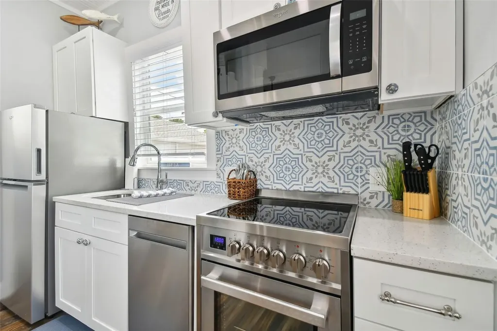 602 1/2 Skinner Boulevard Dunedin FL 34698
