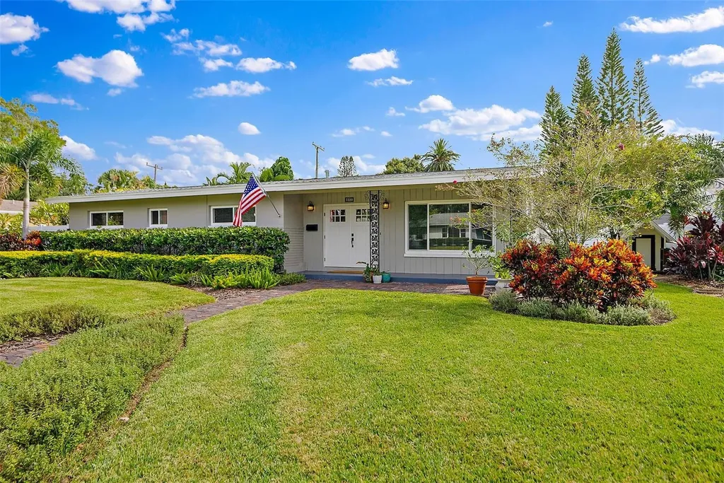 7510 Dartmouth Avenue N St Petersburg FL 33710