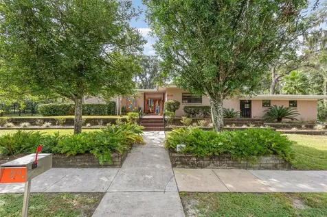 814 W Howry Avenue Deland FL 32720