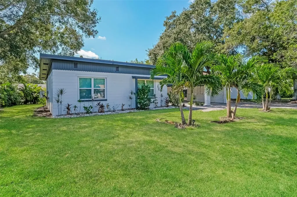 4532 22nd Avenue S St Petersburg FL 33711