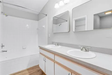 4749 Muir Village Orlando FL 32808