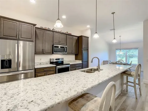 10247 Julia Isles Avenue Oxford FL 34484