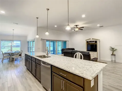 10247 Julia Isles Avenue Oxford FL 34484