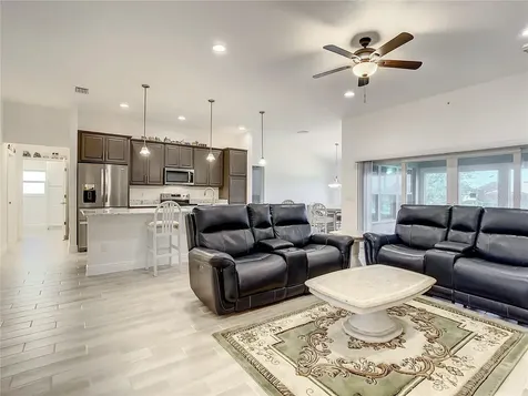 10247 Julia Isles Avenue Oxford FL 34484