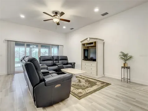 10247 Julia Isles Avenue Oxford FL 34484