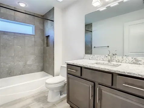 10247 Julia Isles Avenue Oxford FL 34484