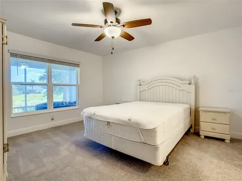10247 Julia Isles Avenue Oxford FL 34484