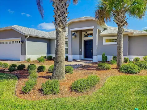 10247 Julia Isles Avenue Oxford FL 34484