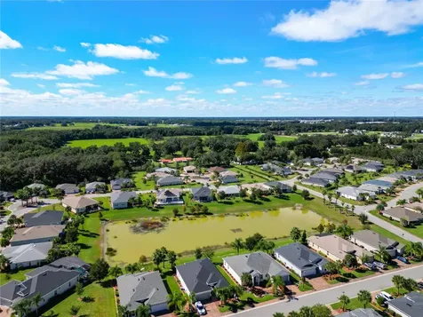 10247 Julia Isles Avenue Oxford FL 34484