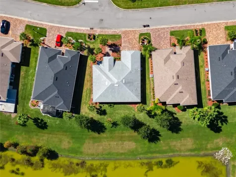 10247 Julia Isles Avenue Oxford FL 34484